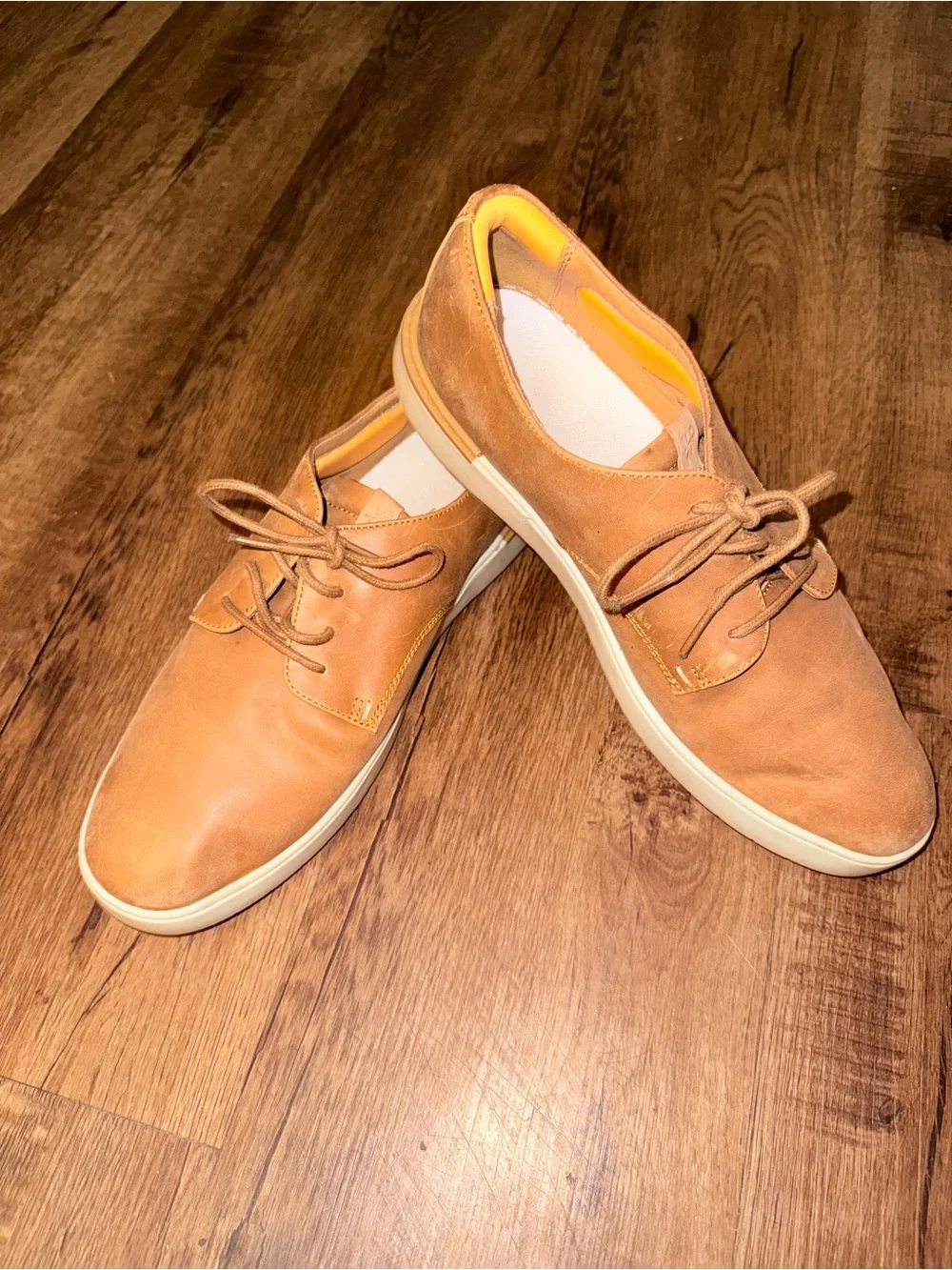 Hush Puppies Men's Tan Leather Boat Shoes with White Soles